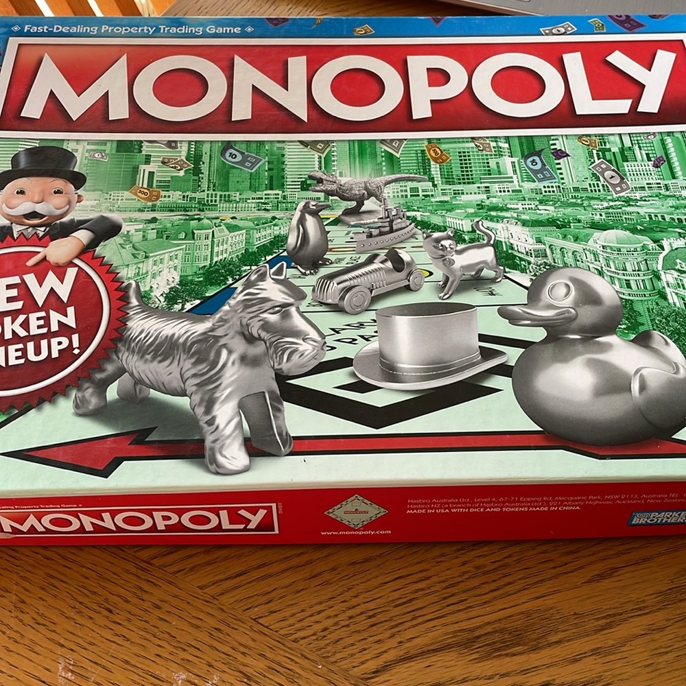 Monopoly Game 2016 New Token Lineup! Excellent Condition